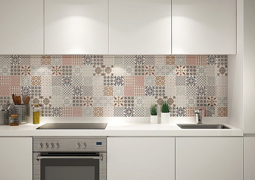 Gạch bông Tây Ban Nha điểm nhấn ấn tượng trong thiết kế không gian bếp