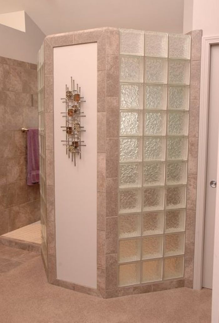 7 lí do đặc biệt khi lựa chọn gạch kính cho vách ngăn phòng tắm